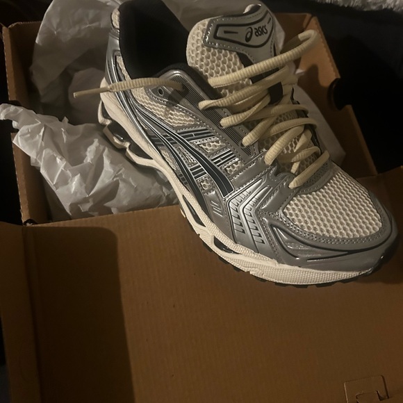 ASICS gel-kayano - Picture 5 of 8